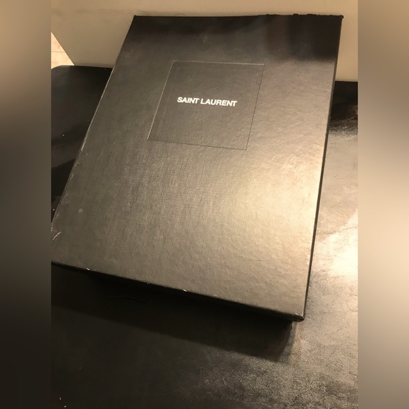 Yves Saint Laurent Beige fur boots. - Picture 10 of 10